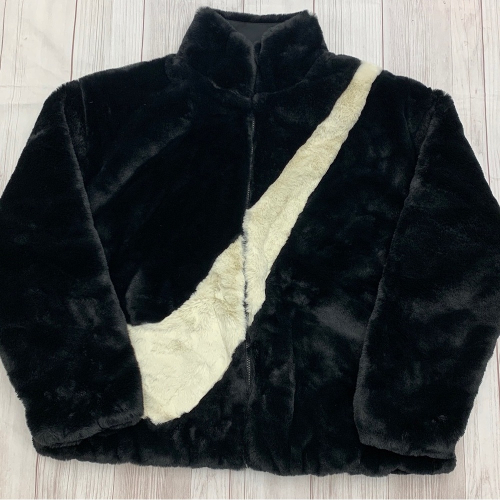 Nike Plush Faux Fur Oversized Jacket Black & Fossil DO3791-010 Size Large